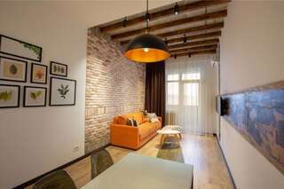 Отель RIS Dalma Collection Yerevan Ереван Улучшенные апартаменты с 1 спальней с двуспальной кроватью или 2 отдельными кроватями-4